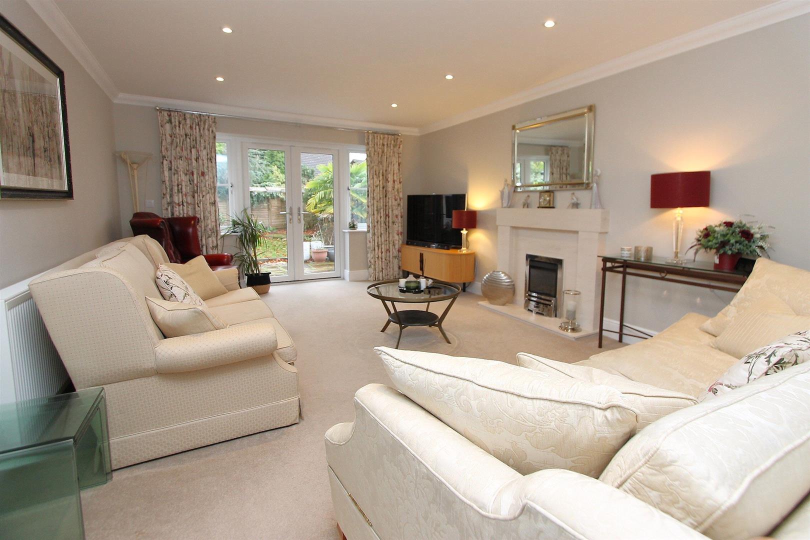 5 bed property in Norton Close, Stourbridge